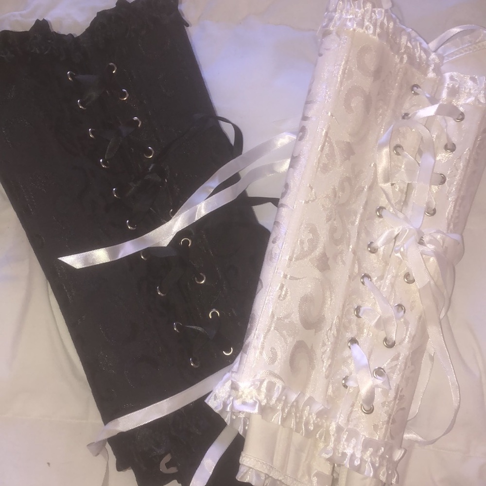 2 Corsets!!! - image 3